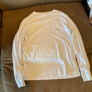 Used Great condition white vineyard vines long sleeve shirt